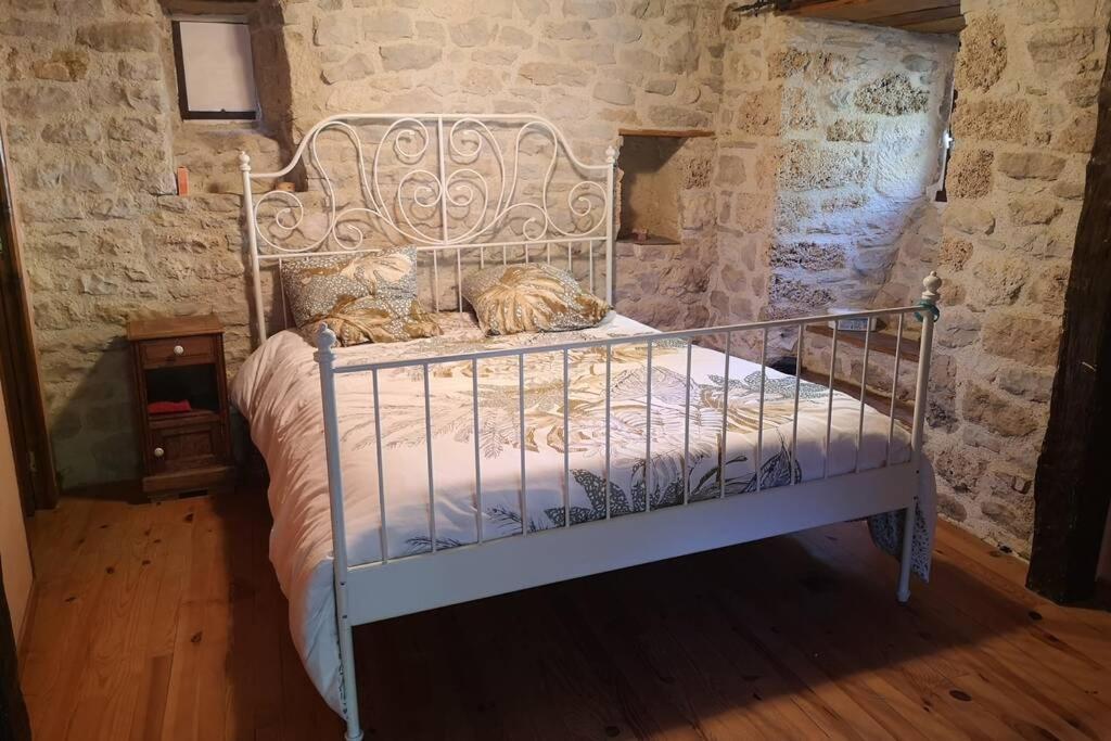 Maison traditionnelle en Lozère Saint-Saturnin  Esterno foto